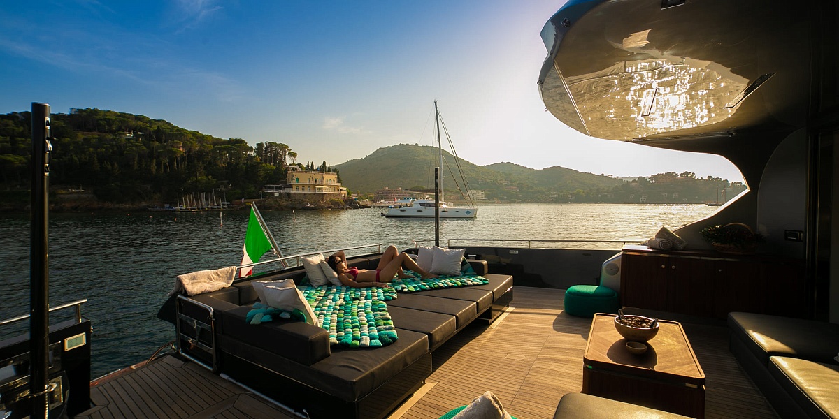 Аренда мега яхты 	Italcraft 105 Alemia В Италии